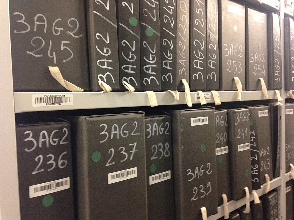 Logo archives