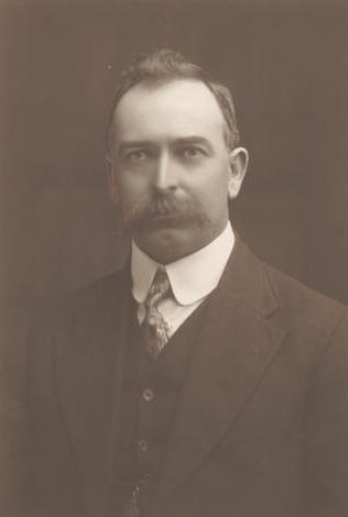 Logo James Bennett